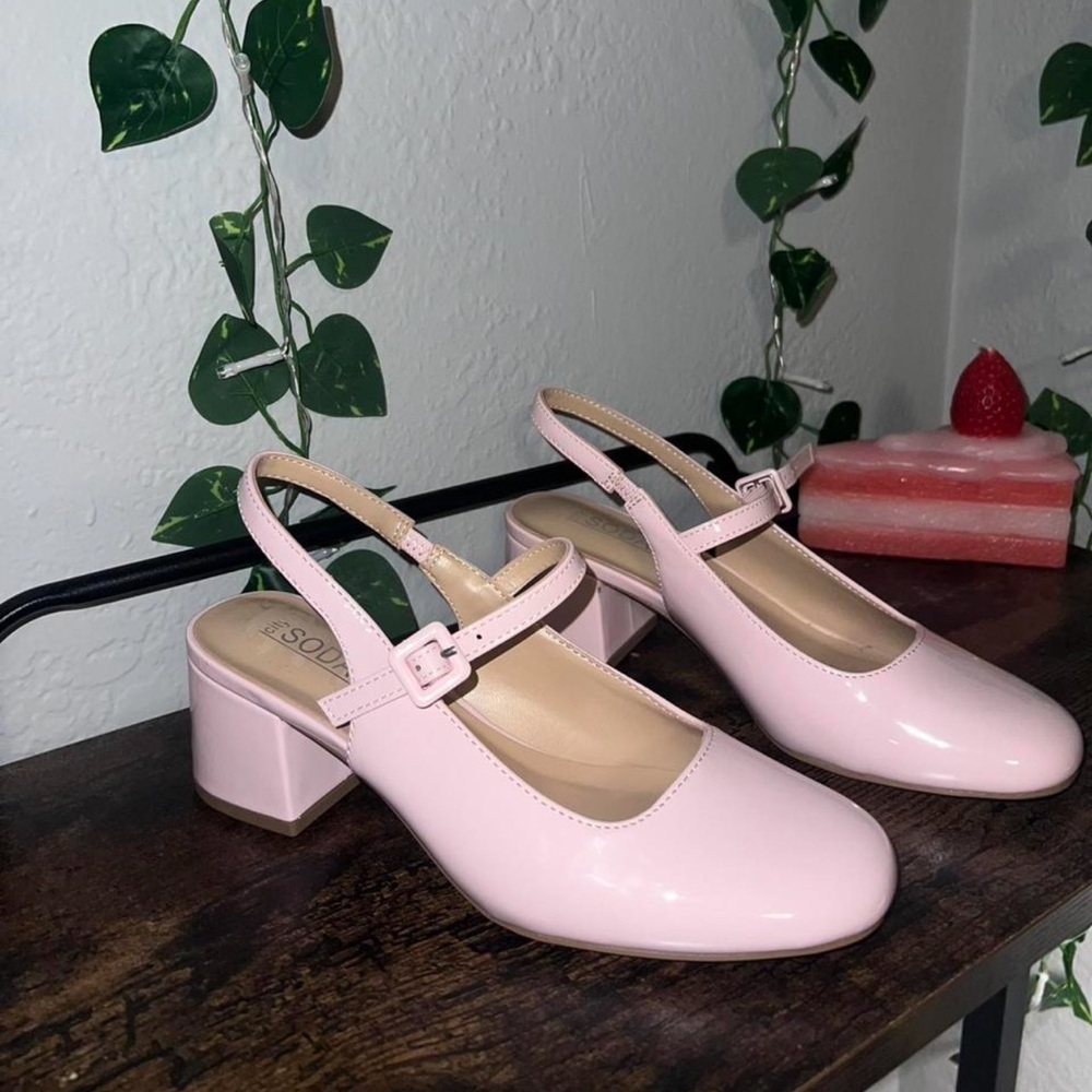 Pink heels - Picture 3 of 3